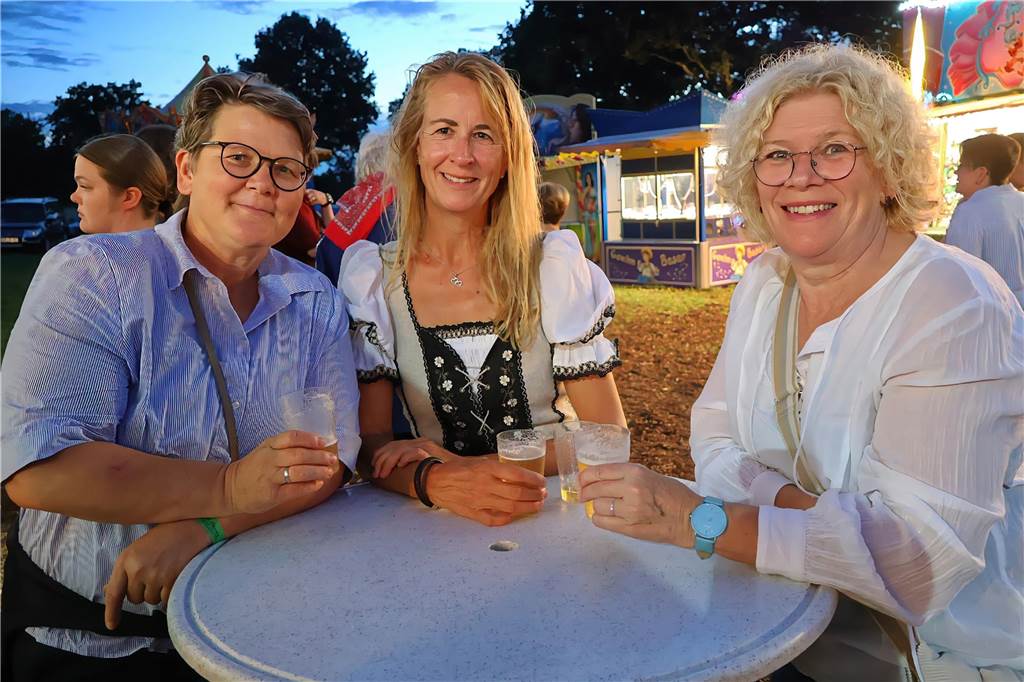 Klumpen-Schützenfest eröffnet: Viele Fotos von der Trachtenschützengilde Uefte-Overbeck