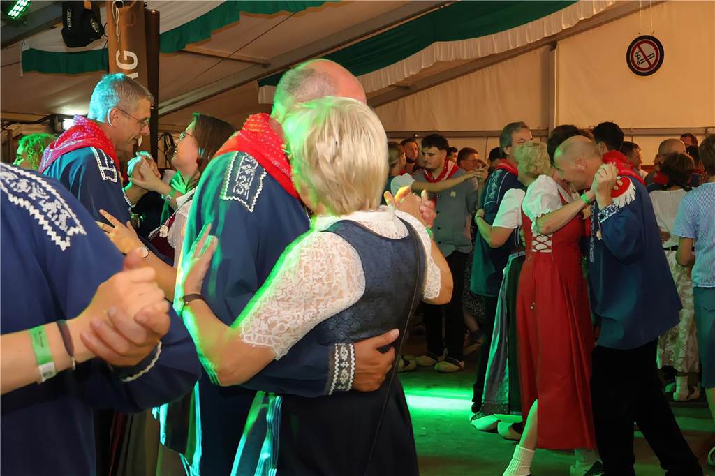 Klumpen-Schützenfest eröffnet: Viele Fotos von der Trachtenschützengilde Uefte-Overbeck
