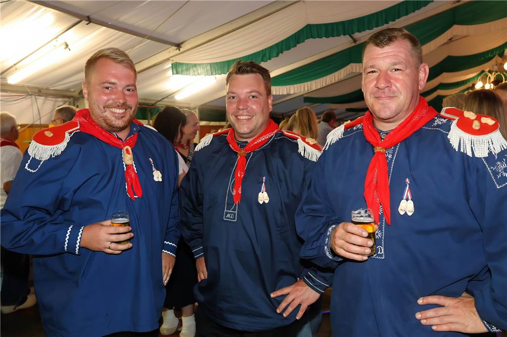 Klumpen-Schützenfest eröffnet: Viele Fotos von der Trachtenschützengilde Uefte-Overbeck
