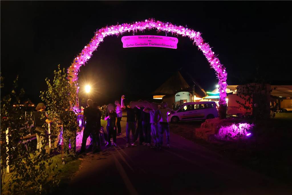 Klumpen-Schützenfest eröffnet: Viele Fotos von der Trachtenschützengilde Uefte-Overbeck