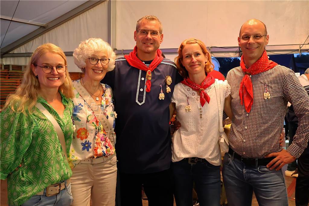 Klumpen-Schützenfest eröffnet: Viele Fotos von der Trachtenschützengilde Uefte-Overbeck