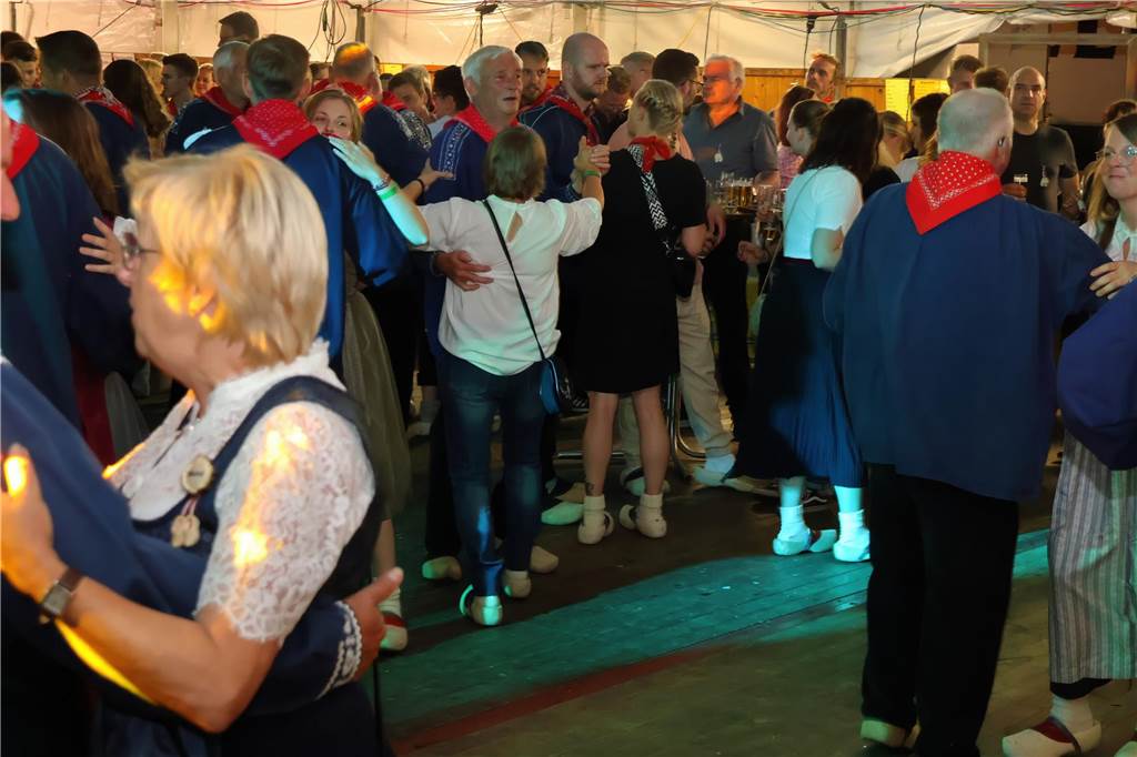 Klumpen-Schützenfest eröffnet: Viele Fotos von der Trachtenschützengilde Uefte-Overbeck