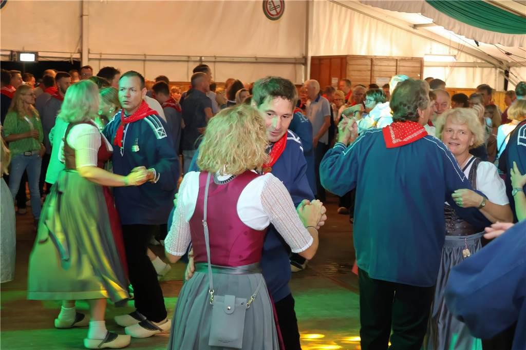 Klumpen-Schützenfest eröffnet: Viele Fotos von der Trachtenschützengilde Uefte-Overbeck
