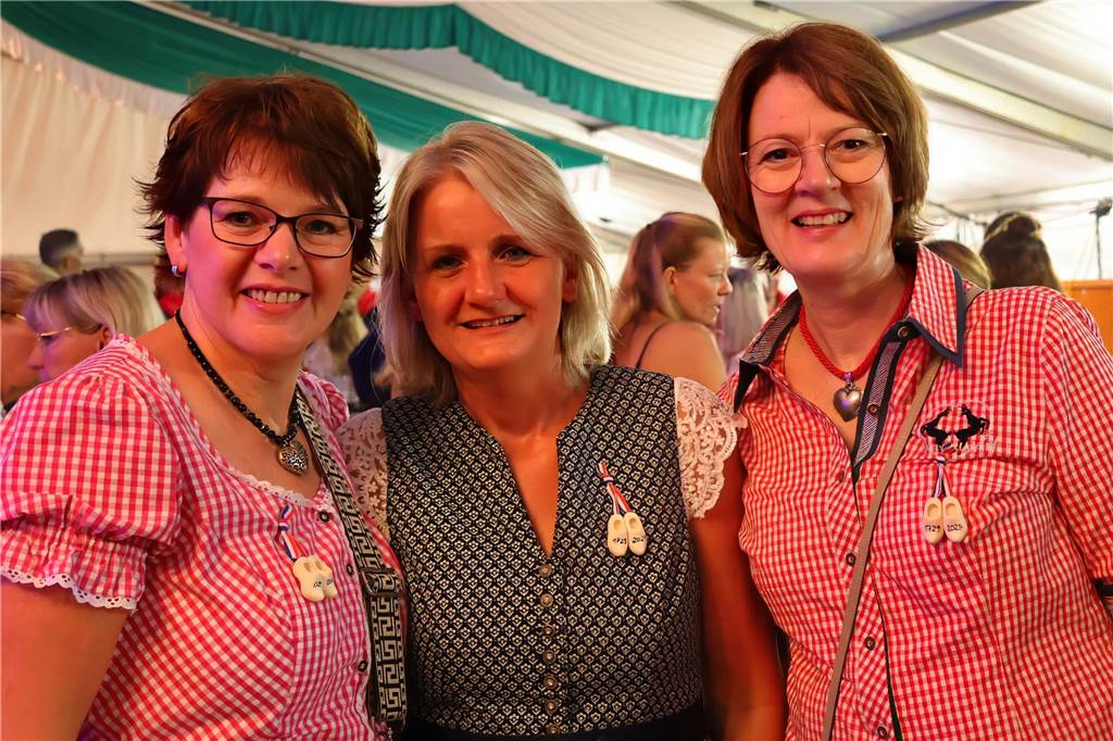 Klumpen-Schützenfest eröffnet: Viele Fotos von der Trachtenschützengilde Uefte-Overbeck
