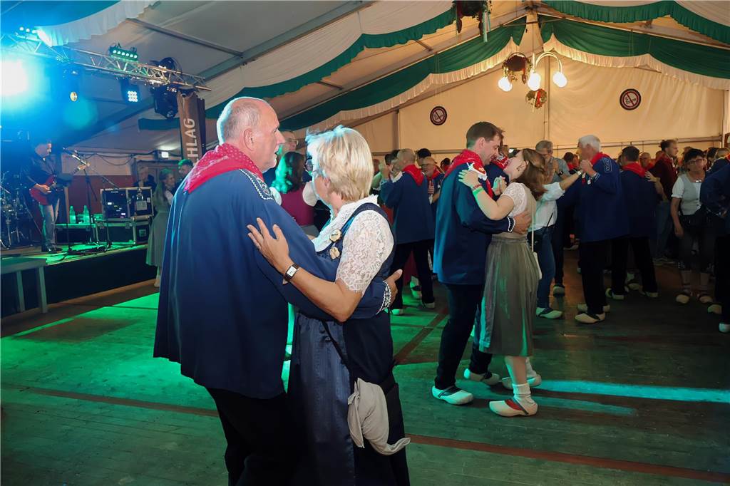 Klumpen-Schützenfest eröffnet: Viele Fotos von der Trachtenschützengilde Uefte-Overbeck