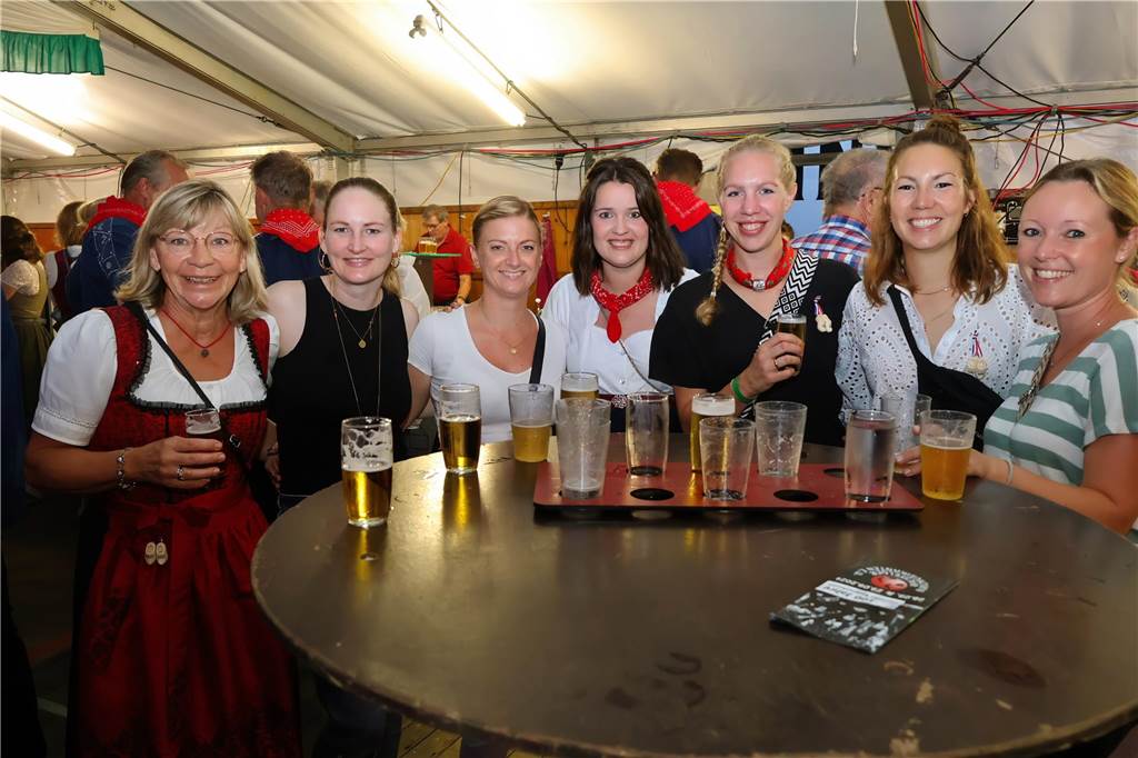 Klumpen-Schützenfest eröffnet: Viele Fotos von der Trachtenschützengilde Uefte-Overbeck