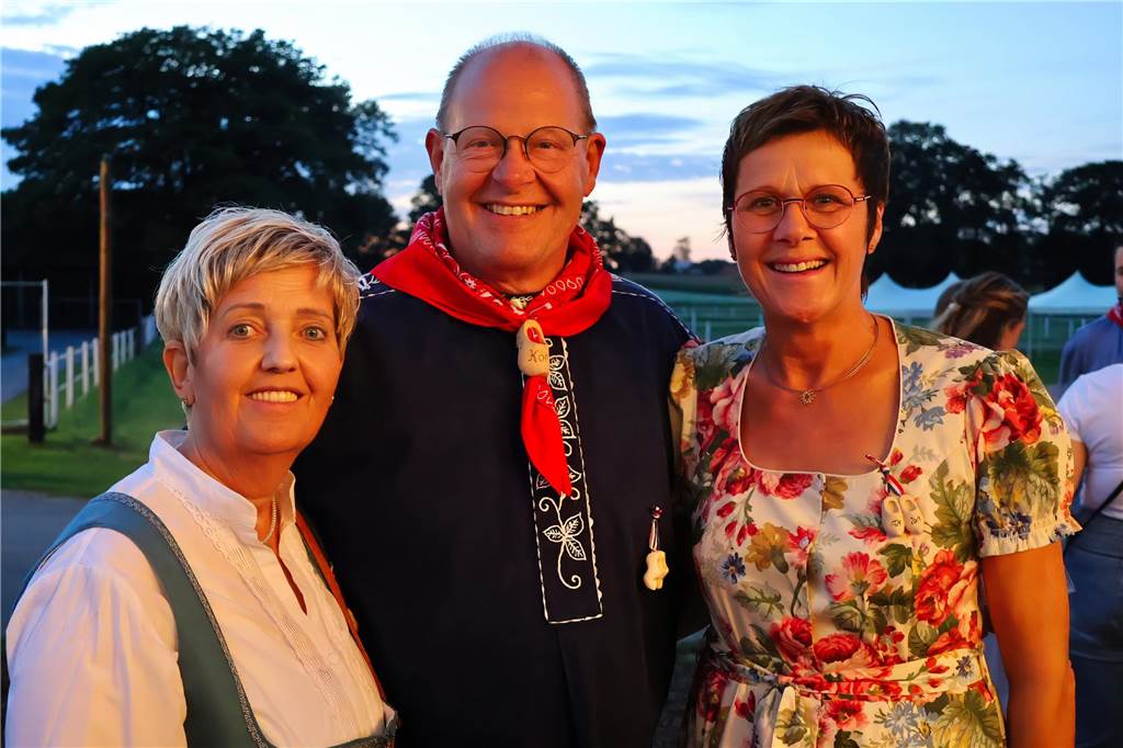 Klumpen-Schützenfest eröffnet: Viele Fotos von der Trachtenschützengilde Uefte-Overbeck