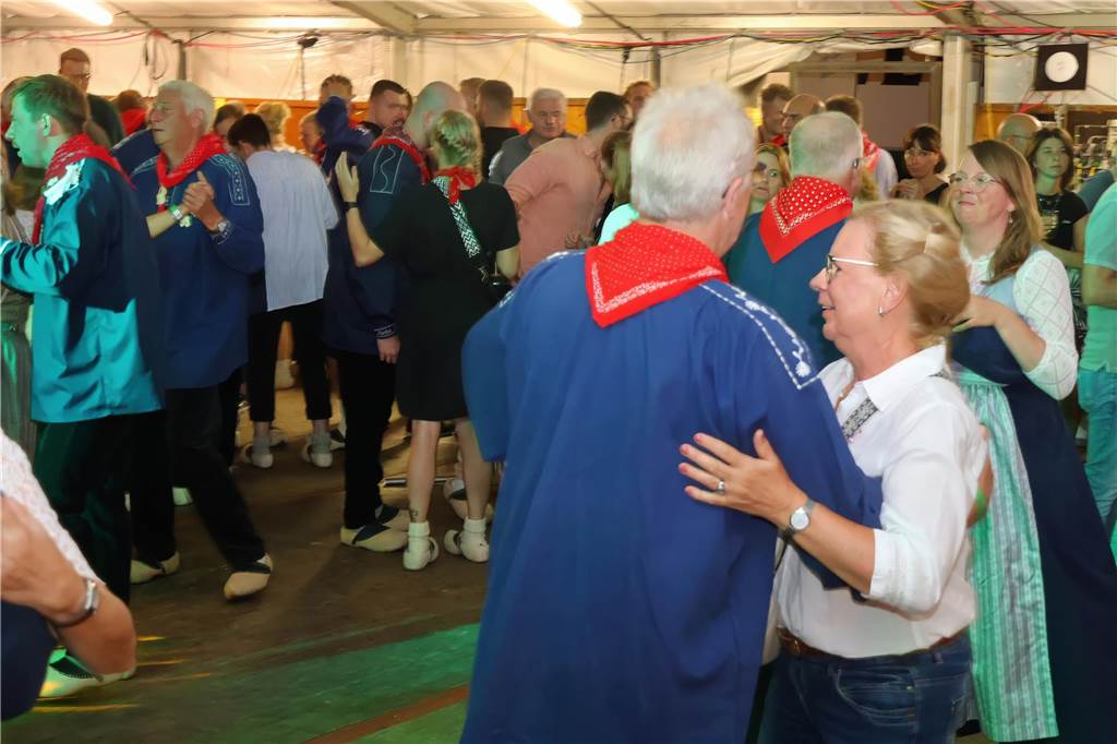 Klumpen-Schützenfest eröffnet: Viele Fotos von der Trachtenschützengilde Uefte-Overbeck