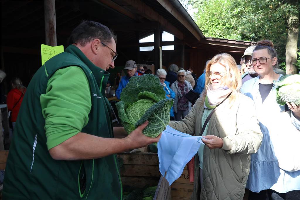 Viele Fotos vom Bauernmarkt in Raesfeld-Erle: Zahlreiche Besucher am Hof Stegerhoff