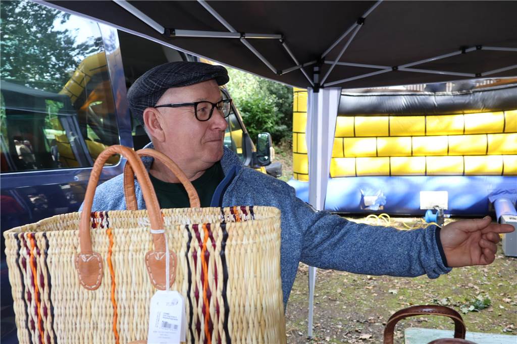 Viele Fotos vom Bauernmarkt in Raesfeld-Erle: Zahlreiche Besucher am Hof Stegerhoff