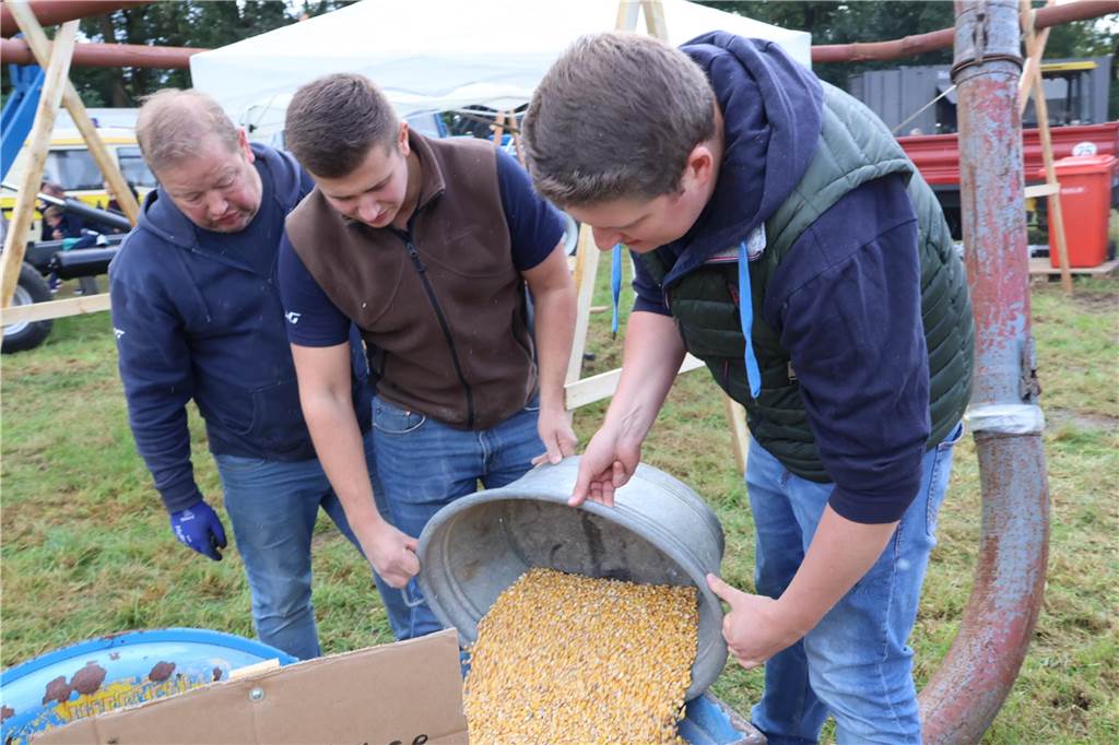Viele Fotos vom Bauernmarkt in Raesfeld-Erle: Zahlreiche Besucher am Hof Stegerhoff