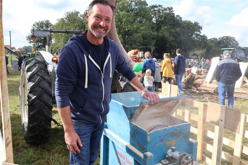 Viele Fotos vom Bauernmarkt in Raesfeld-Erle: Zahlreiche Besucher am Hof Stegerhoff