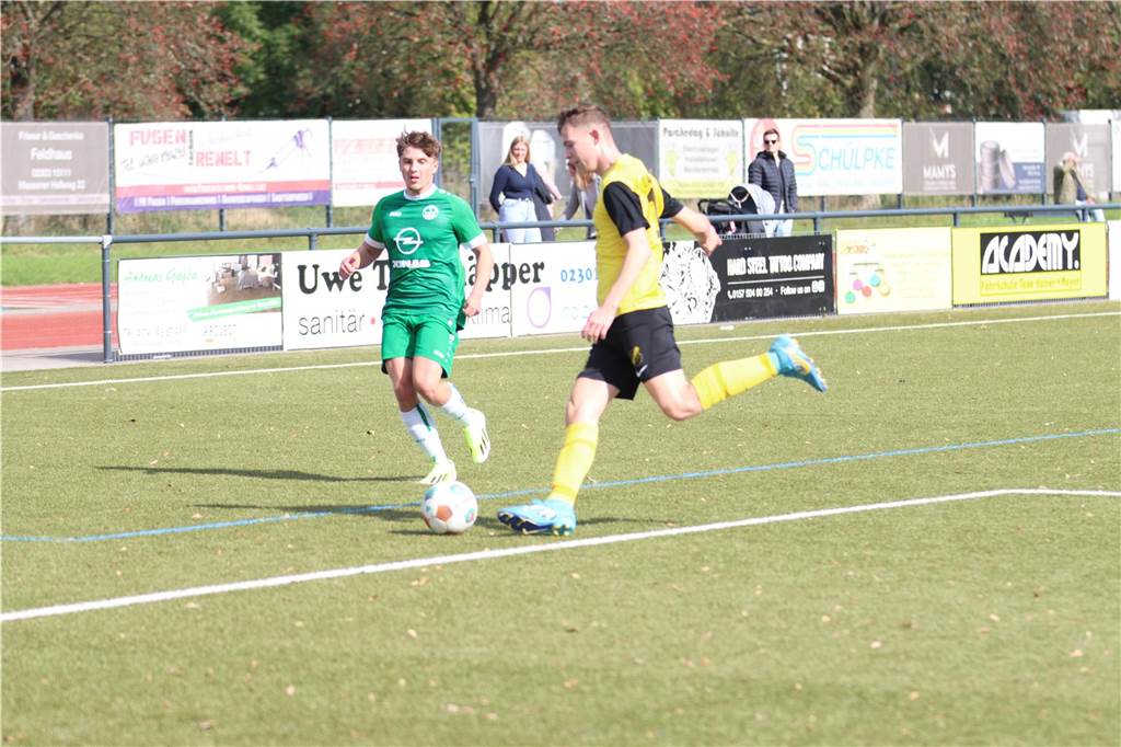 Erster Sieg, Derby-Remis und Niederlage: