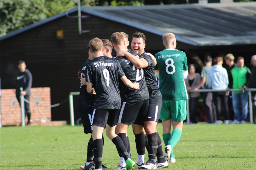 Erster Sieg, Derby-Remis und Niederlage: