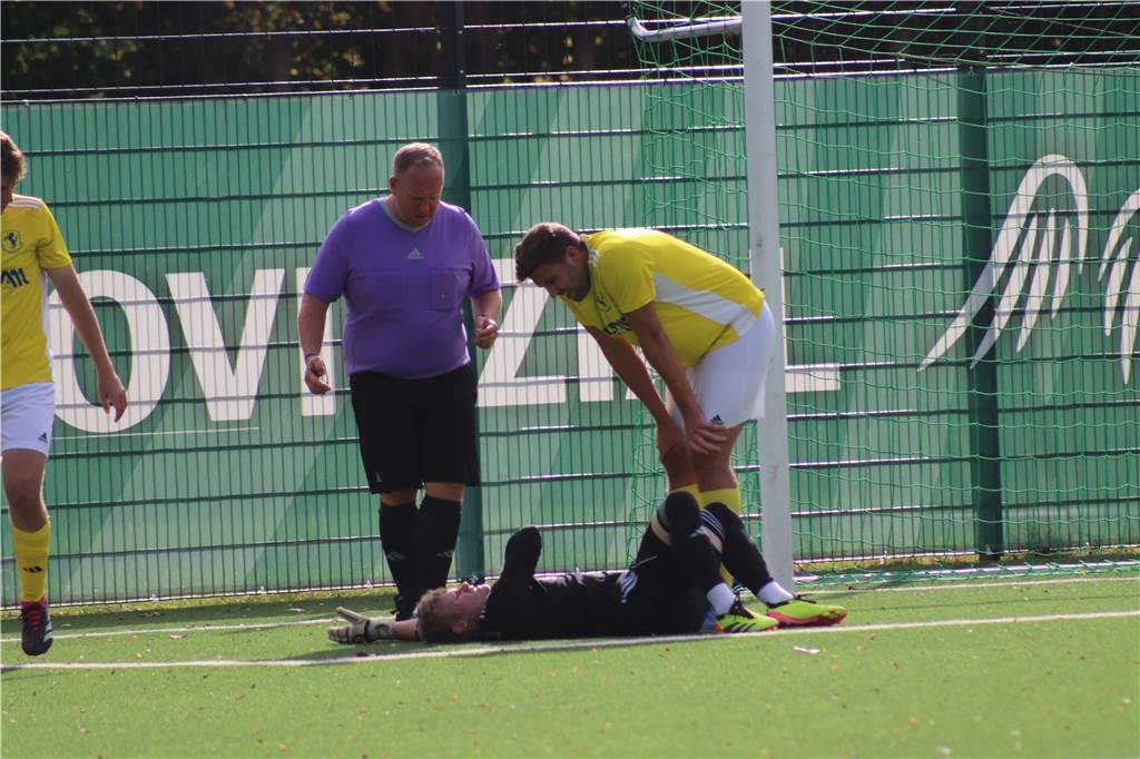 Erster Sieg, Derby-Remis und Niederlage: