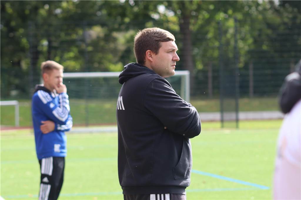 Erster Sieg, Derby-Remis und Niederlage: