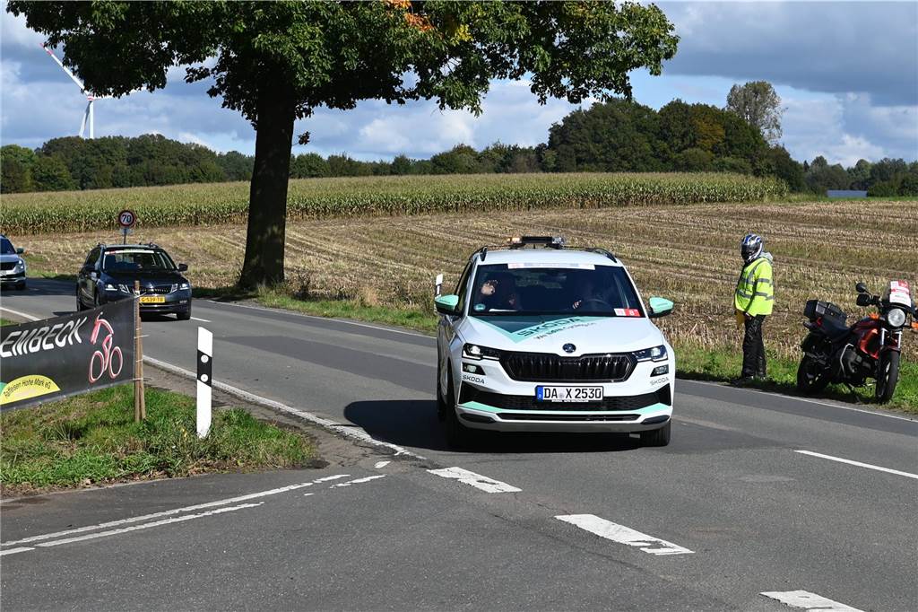 Auch in Dorsten warteten die Radsportfans auf die Profis. Das Radrennen Giro Münsterland streifte Lembeck. 