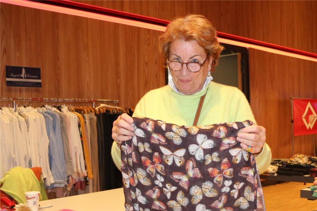 Lagerkehr(Ah)aus kommt an: Auf Schnäppchenjagd in der Stadthalle