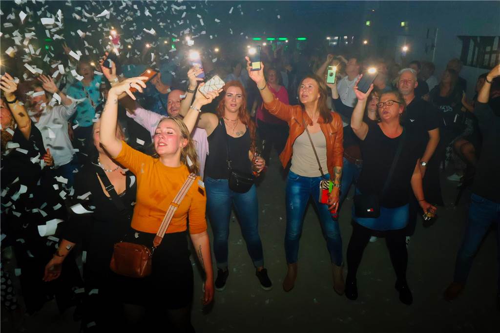 „Wir haben sie alle mit dabei“: Die besten Fotos von der Schlagerparty in Dorsten