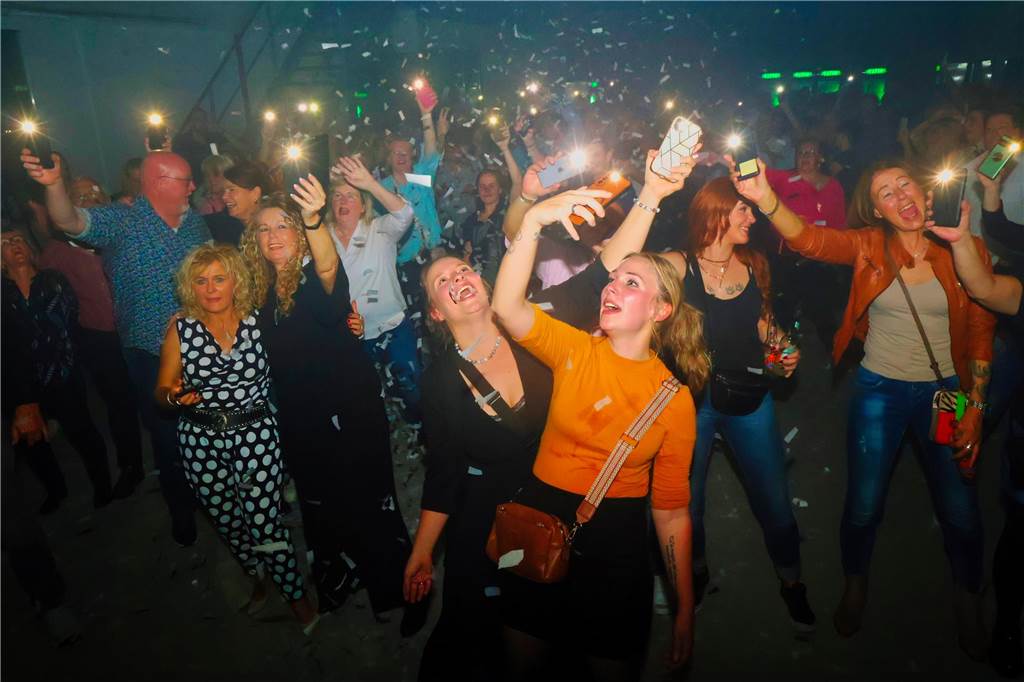 „Wir haben sie alle mit dabei“: Die besten Fotos von der Schlagerparty in Dorsten