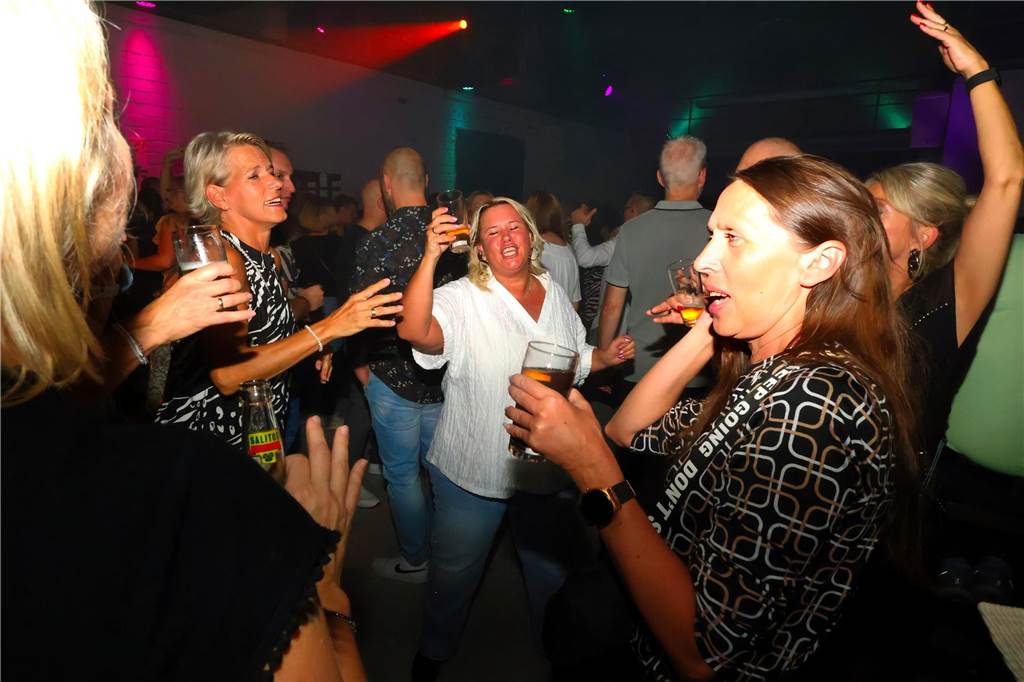 „Wir haben sie alle mit dabei“: Die besten Fotos von der Schlagerparty in Dorsten