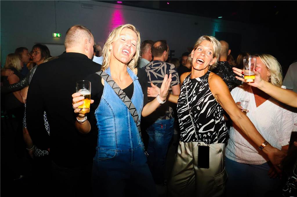 „Wir haben sie alle mit dabei“: Die besten Fotos von der Schlagerparty in Dorsten