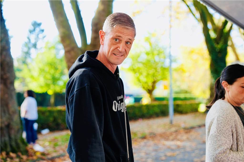 Strahlende Gesichter auf der Schwerter Herbstkirmes: Am Samstag zieht es viele in die City