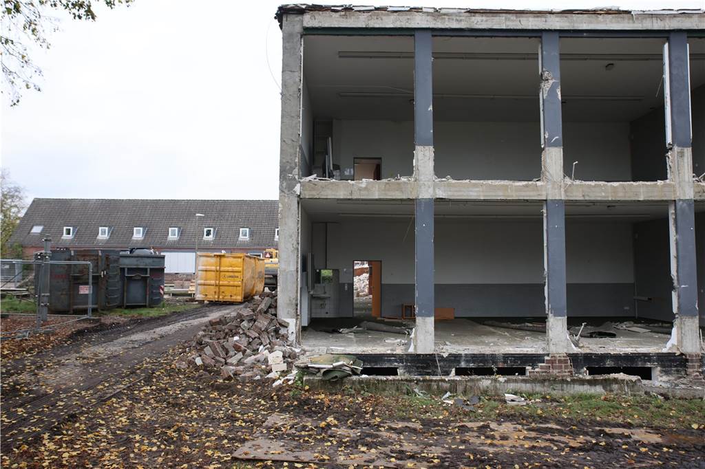 Aus Geschichte wird Erinnerung: Abbruch der Hilgenbergschule gestartet