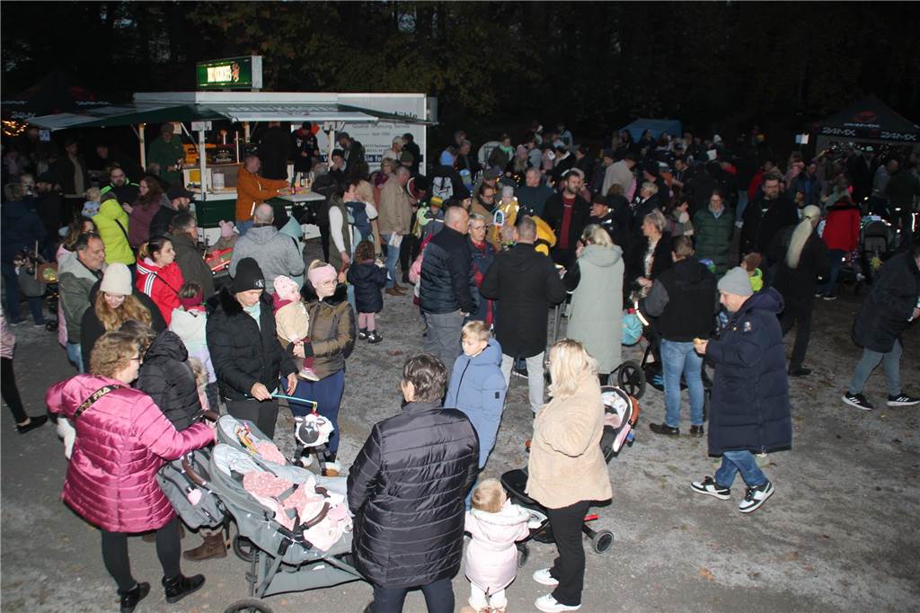 Umzug zu St. Martin in Brambauer: Tausend Besucher kamen in den Volkspark