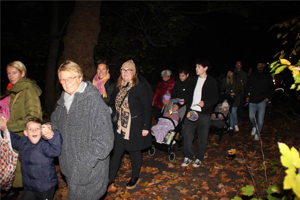 Umzug zu St. Martin in Brambauer: Tausend Besucher kamen in den Volkspark