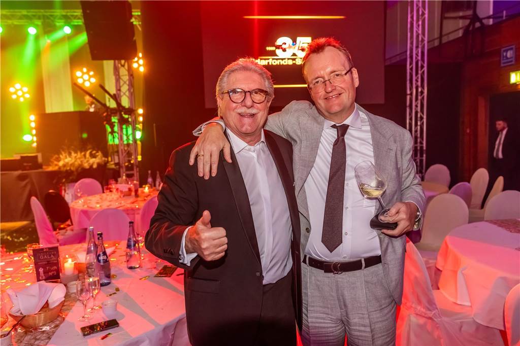Die besten Bilder der Solidarfonds-Gala 2024: Feine Gäste feiern BVB, Hagedorn und Roland Kaiser