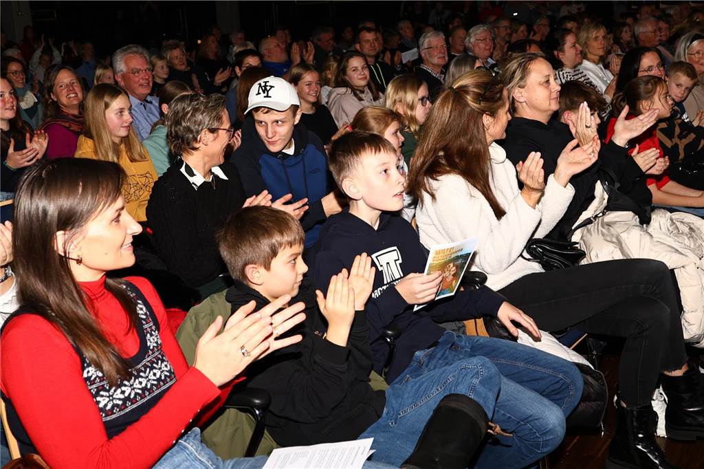 Viel Applaus für die Theater-AG: Die besten Fotos von der Premierenfeier