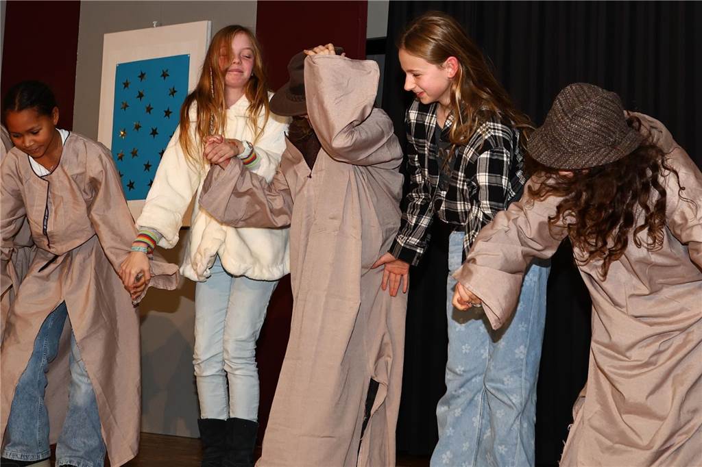 Viel Applaus für die Theater-AG: Die besten Fotos von der Premierenfeier
