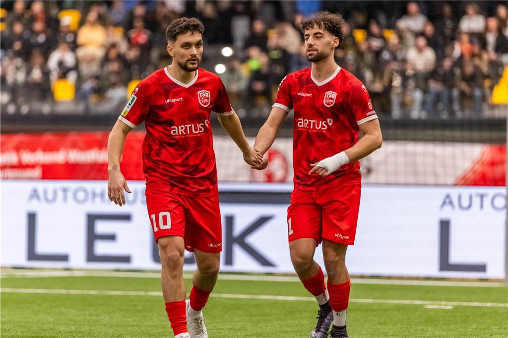 Kochende Stimmung in der Helmut-Körnig-Halle: Die besten Fotos vom ersten Endrundentag
