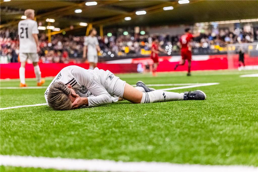 Kochende Stimmung in der Helmut-Körnig-Halle: Die besten Fotos vom ersten Endrundentag