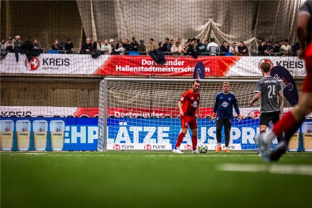 Kochende Stimmung in der Helmut-Körnig-Halle: Die besten Fotos vom ersten Endrundentag