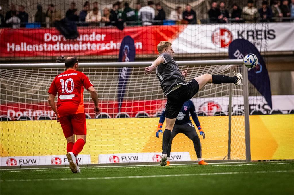Kochende Stimmung in der Helmut-Körnig-Halle: Die besten Fotos vom ersten Endrundentag