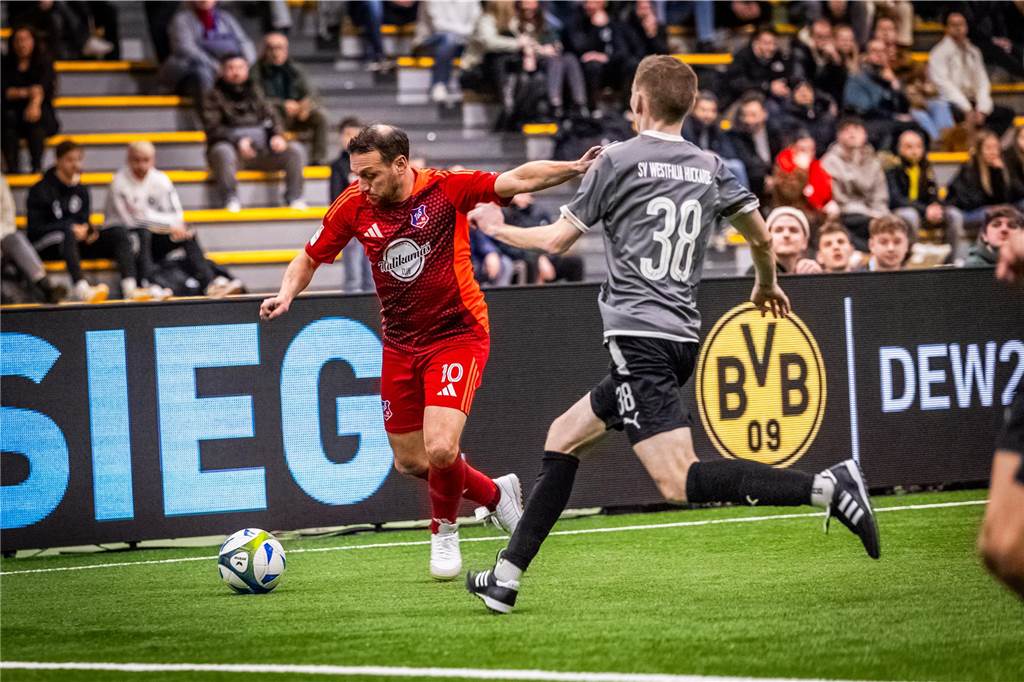 Kochende Stimmung in der Helmut-Körnig-Halle: Die besten Fotos vom ersten Endrundentag