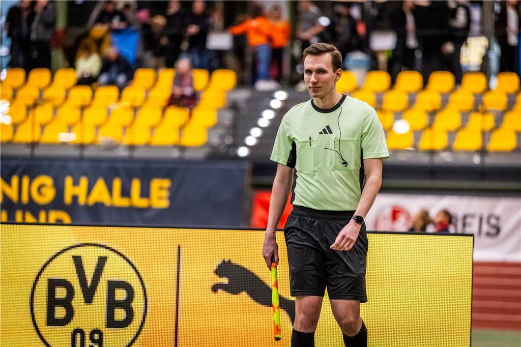 Kochende Stimmung in der Helmut-Körnig-Halle: Die besten Fotos vom ersten Endrundentag