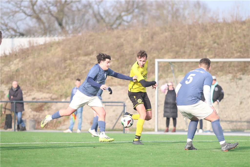 Die besten Fotos vom Pflichtspiel