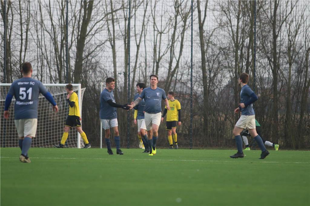 Die besten Fotos vom Pflichtspiel