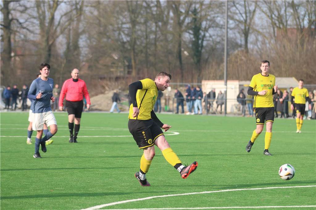 Die besten Fotos vom Pflichtspiel