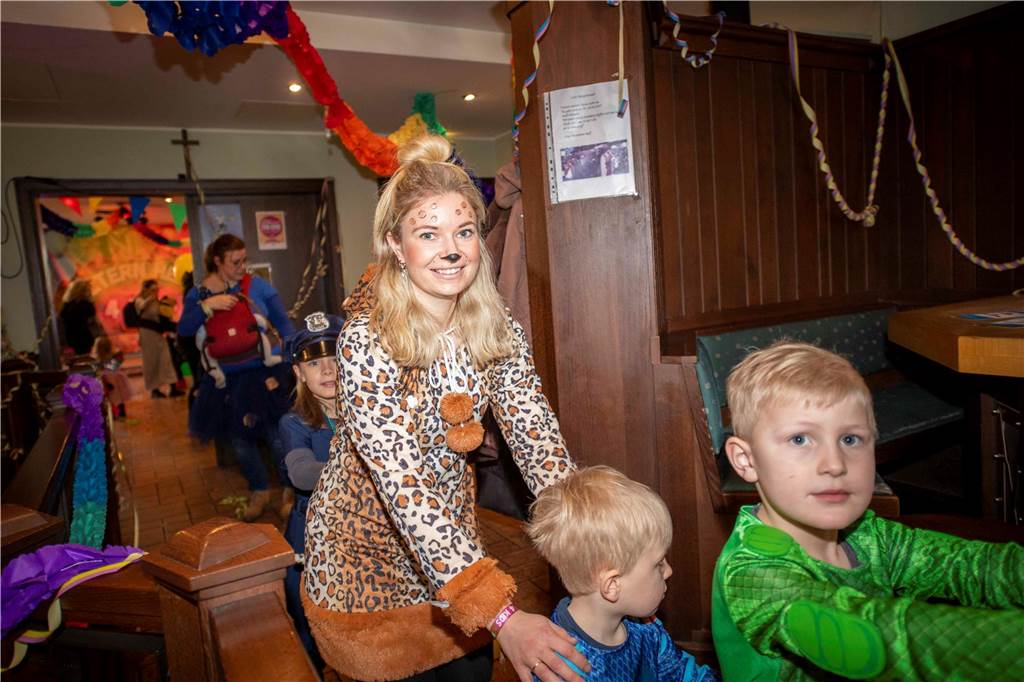 Kinderkarrneval in Haltern: Viele Fotos vom Umzug durch die Stadt