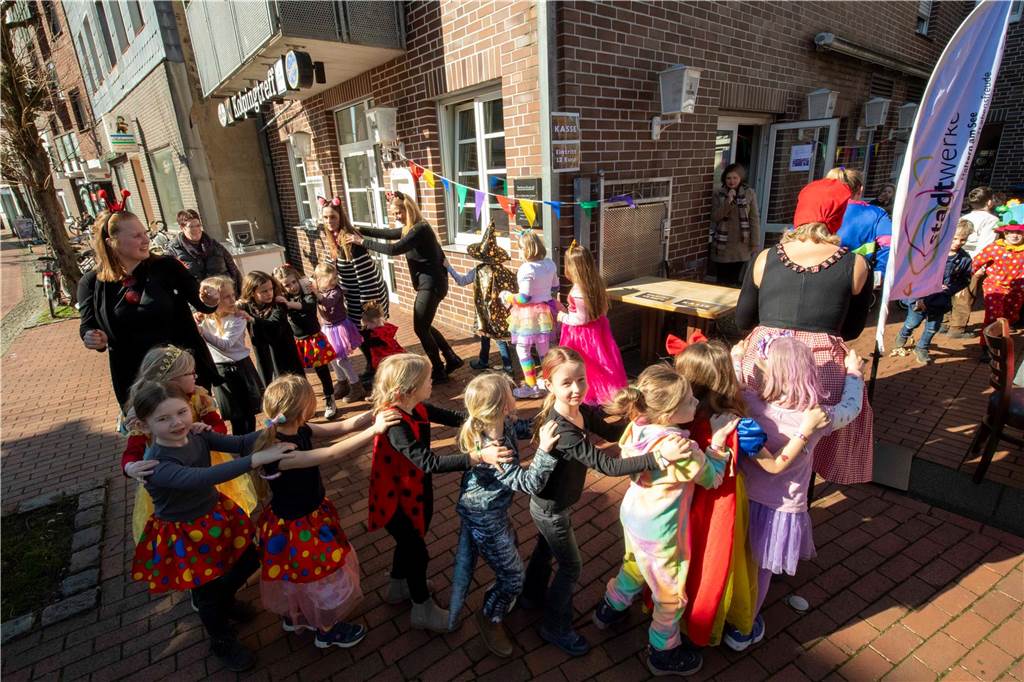 Kinderkarrneval in Haltern: Viele Fotos vom Umzug durch die Stadt