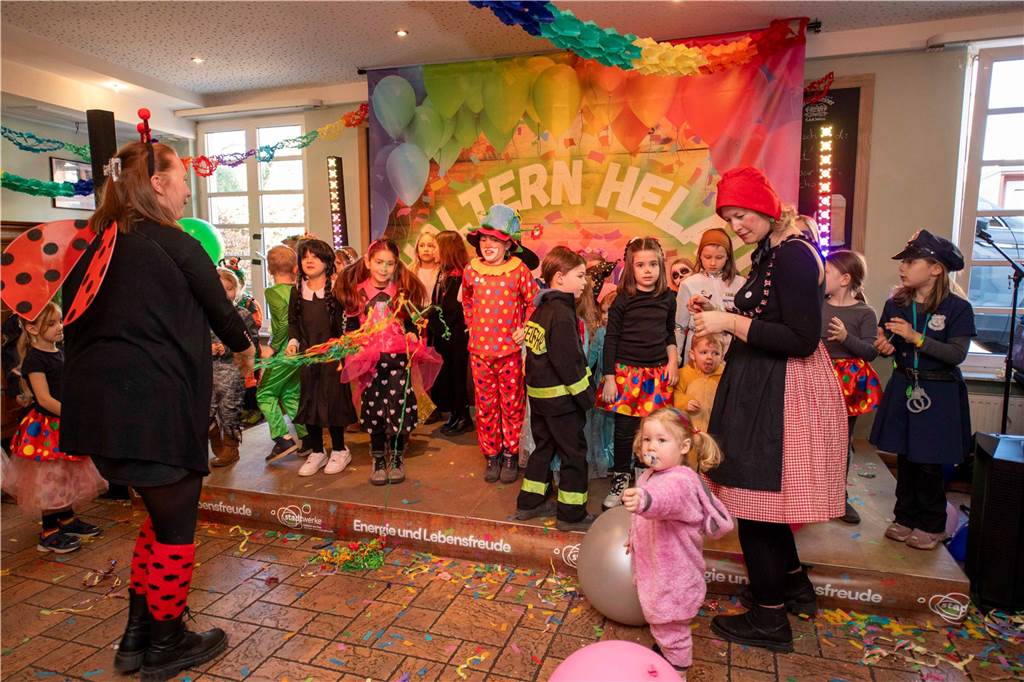 Kinderkarrneval in Haltern: Viele Fotos vom Umzug durch die Stadt