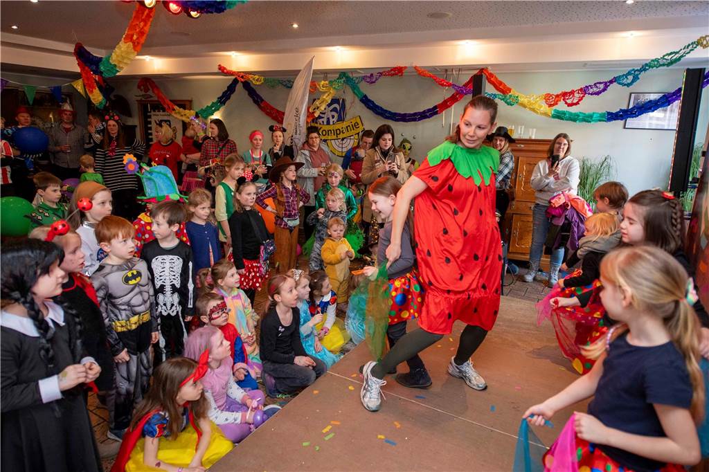 Kinderkarrneval in Haltern: Viele Fotos vom Umzug durch die Stadt