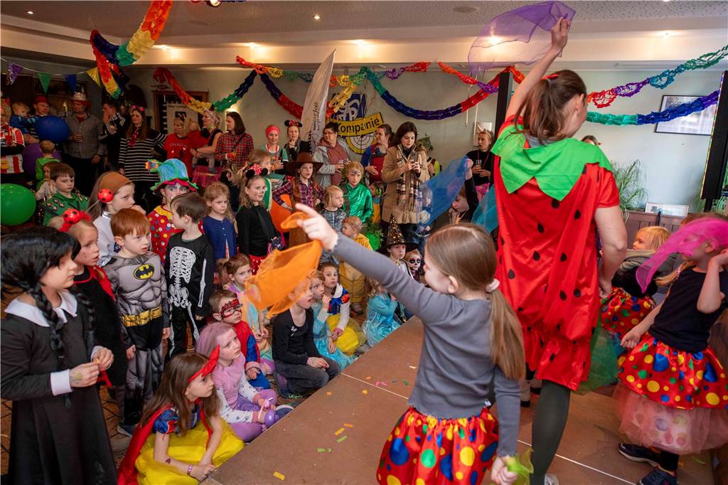 Kinderkarrneval in Haltern: Viele Fotos vom Umzug durch die Stadt
