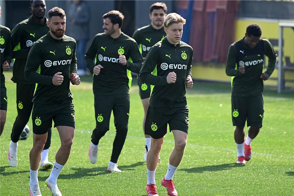 BVB-Training vor Barcelona-Rückspiel: Überraschender Motivationsbesuch – Stammspieler fehlt