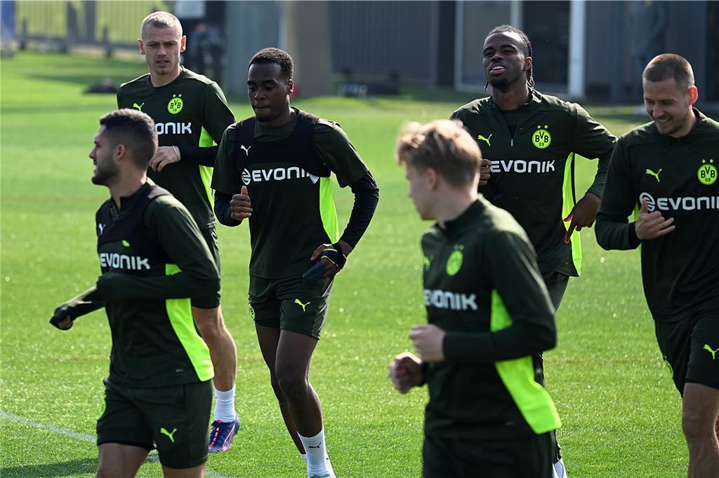BVB-Training vor Barcelona-Rückspiel: Überraschender Motivationsbesuch – Stammspieler fehlt