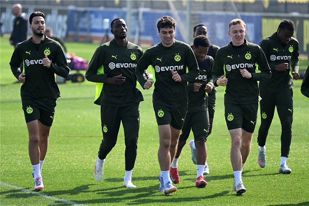 BVB-Training vor Barcelona-Rückspiel: Überraschender Motivationsbesuch – Stammspieler fehlt
